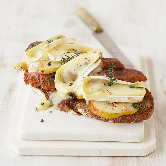 Überbackenes Käsebrot mit Entenbrust - genussvoll kochen