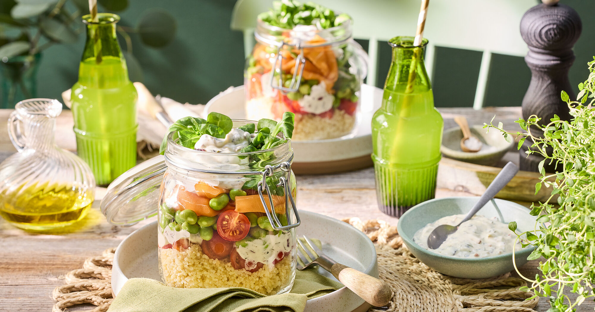Veganer Schichtsalat mit veganem Lachs