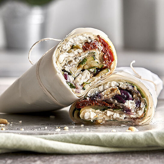 Unser veganer Wrap mit BRESSO ist ein leckerer und nahrhafter Snack, der in wenigen Minuten zubereitet werden kann. 