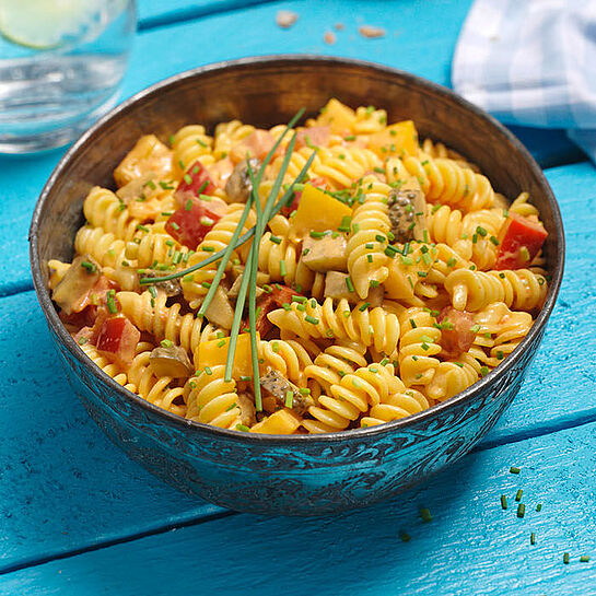 Nudelsalat Rezept mal anders: Mediterran und italienisch - Brunch Teufel verfeinert den Klassiker!