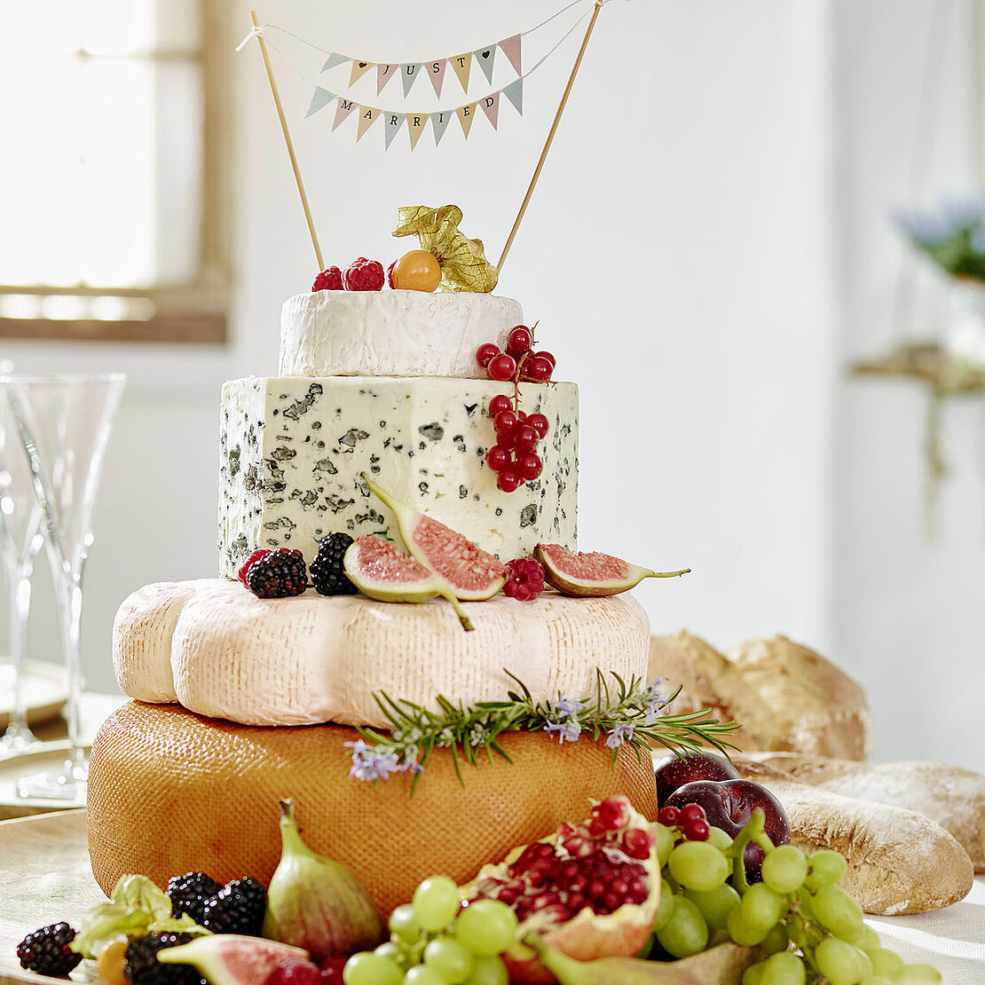 Köstliche Käse-Hochzeitstorte 