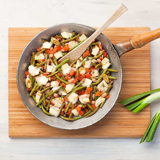 Buntes Bohnengemüse Rezept mit Saint Albray Käse- Verschiedene Bohnenvariationen mit Tomaten