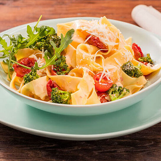 Rezept Tagliatelle mit Cocktailtomaten, Brokkoli und Brunch