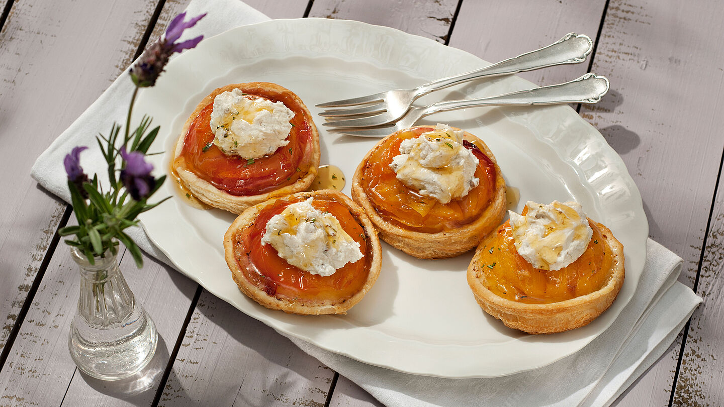 Pfirsisch-Tartelettes mit Walnüssen &amp; Rosinen - immer ein Genuss