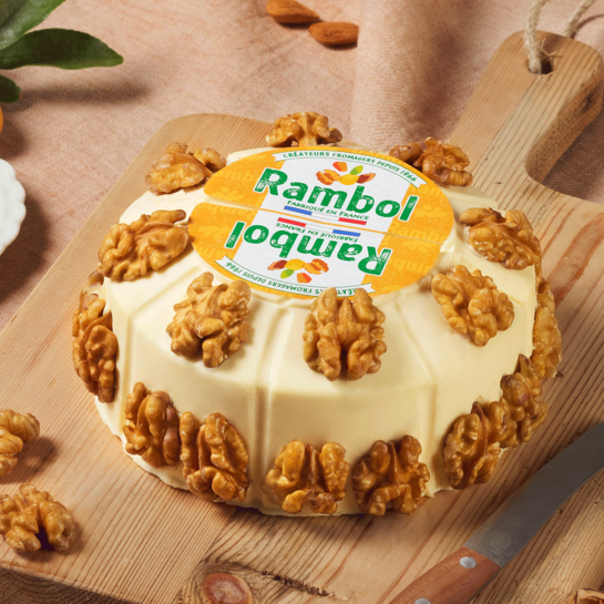 Rambol, französische Schmelzkäse-Spezialität mit edlen Walnüssen