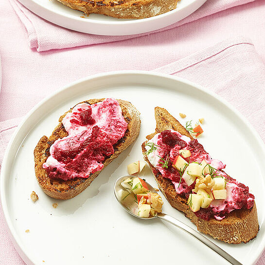 Rote-Bete-Aufstrich mit Chavroux