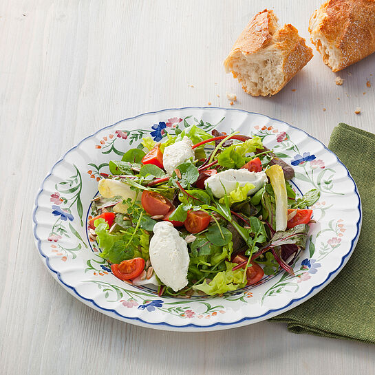 Wildkräutersalat mit Bresso-Nocken - genussvoll kochen