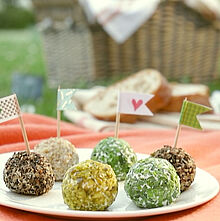 Chavroux-Frischkäsebällchen für das Sommer-Picknick.