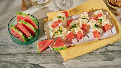 Käse-Melonen-Gurken-Spieße