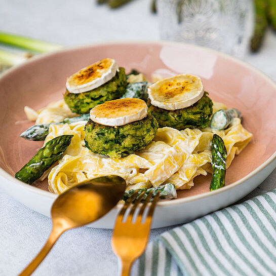 Rezept für Spargel-Pflanzerl auf Zitronenpasta