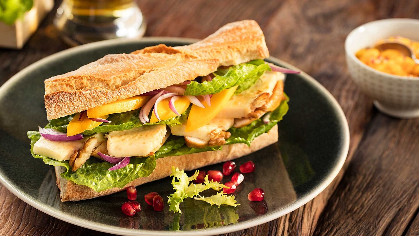 Baguette mit Rambol, Hühnerfilet und Mango