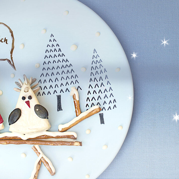 Ein winterlicher Teller mit Vögeln aus Käse - mit viel Liebe dekoriert. 