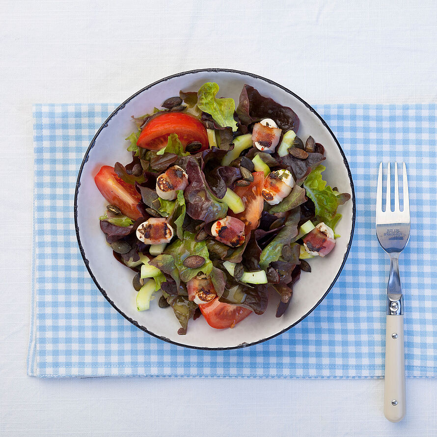 Bunter Salat mit Bresso Frischkäsehäppchen - immer ein Genuss